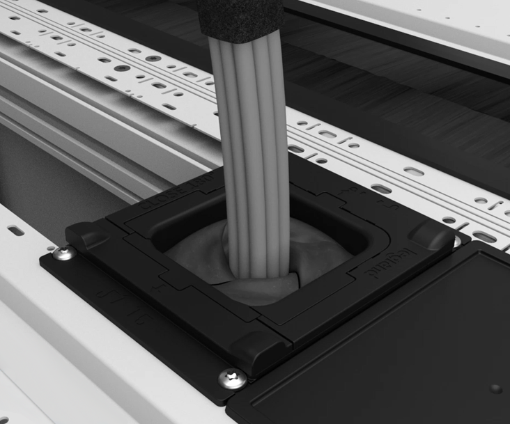 Airtight cable throughput