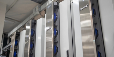 Multiple cooling solutions tailored to your needs for managing mixed workloads / flexible data center spaces.