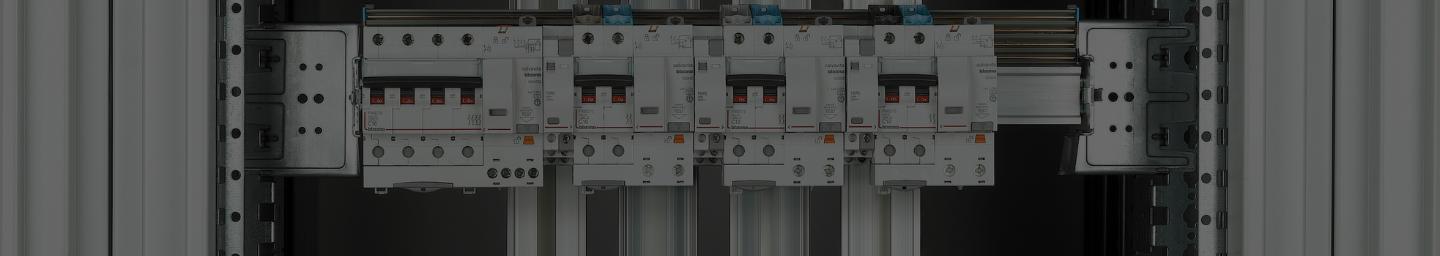 Circuit breaker and moulded case switch