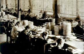 Porcelain workshop - product decoration